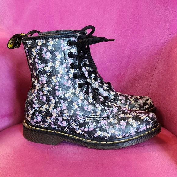 DR. MARTENS VINTAGE POINTED TOE BOOTS SZ 7 - Picture 3 of 15